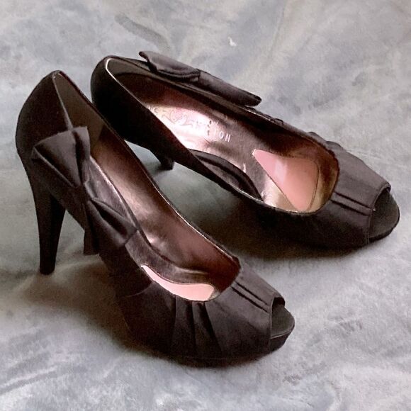 Paris Hilton platform Bow Detail Pleated stiletto heels size 9 1/2 - Picture 3 of 16